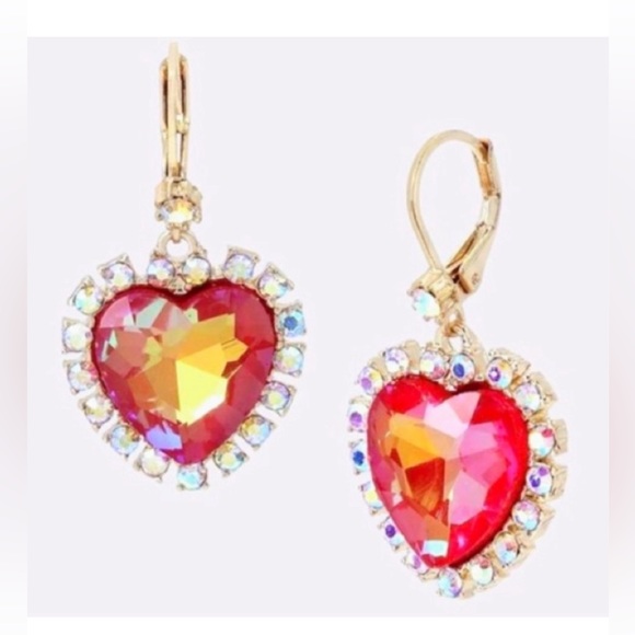 NWT ♥️⚜️💖 BETSEY JOHNSON Valentine Heart Shaped Earrings - Picture 1 of 12